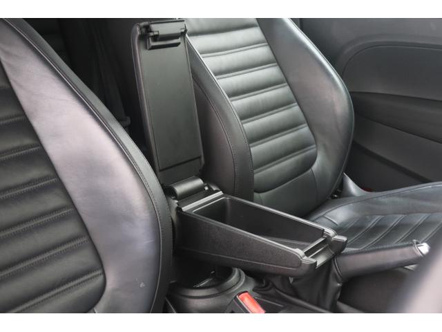 ザ・ビートル デザインレザーパッケージ　新品ナビ取付Ｐａｎａｓｏｎｉｃ　ＣＮ－ＣＥ０１Ｄ　ナビＴＶ　バックカメラ　黒革シート　シートヒーター　ＥＴＣ　ドライブレコーダー　ＨＩＤヘッドランプ　　オートエアコン　１７インチ純正アルミホイール（24枚目）