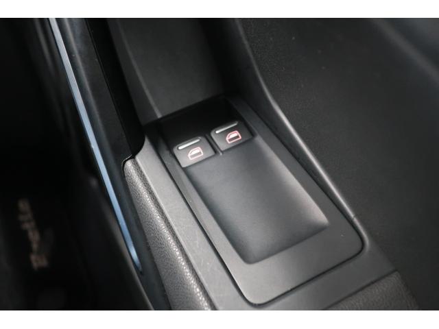 ザ・ビートル デザインレザーパッケージ　新品ナビ取付Ｐａｎａｓｏｎｉｃ　ＣＮ－ＣＥ０１Ｄ　ナビＴＶ　バックカメラ　黒革シート　シートヒーター　ＥＴＣ　ドライブレコーダー　ＨＩＤヘッドランプ　　オートエアコン　１７インチ純正アルミホイール（31枚目）