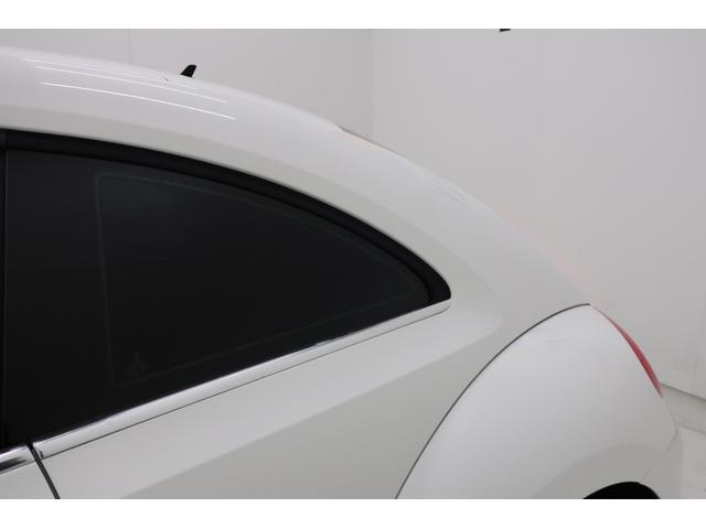 ザ・ビートル デザインレザーパッケージ　新品ナビ取付Ｐａｎａｓｏｎｉｃ　ＣＮ－ＣＥ０１Ｄ　ナビＴＶ　バックカメラ　黒革シート　シートヒーター　ＥＴＣ　ドライブレコーダー　ＨＩＤヘッドランプ　　オートエアコン　１７インチ純正アルミホイール（60枚目）