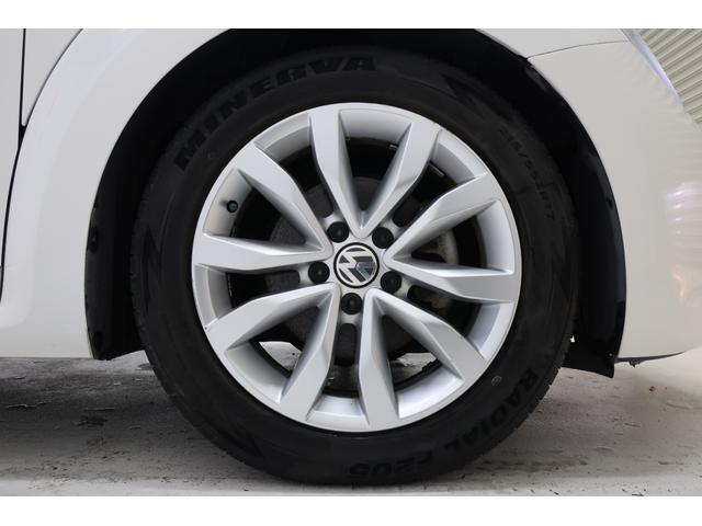 ザ・ビートル デザインレザーパッケージ　新品ナビ取付Ｐａｎａｓｏｎｉｃ　ＣＮ－ＣＥ０１Ｄ　ナビＴＶ　バックカメラ　黒革シート　シートヒーター　ＥＴＣ　ドライブレコーダー　ＨＩＤヘッドランプ　　オートエアコン　１７インチ純正アルミホイール（62枚目）