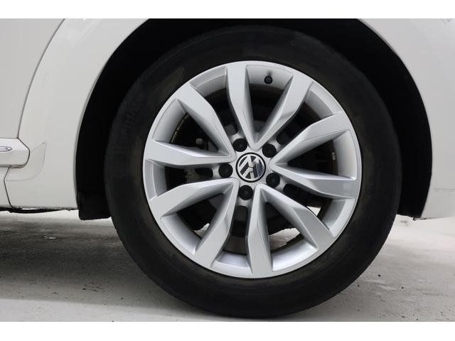 ザ・ビートル デザインレザーパッケージ　新品ナビ取付Ｐａｎａｓｏｎｉｃ　ＣＮ－ＣＥ０１Ｄ　ナビＴＶ　バックカメラ　黒革シート　シートヒーター　ＥＴＣ　ドライブレコーダー　ＨＩＤヘッドランプ　　オートエアコン　１７インチ純正アルミホイール（69枚目）