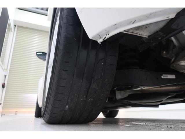 ザ・ビートル デザインレザーパッケージ　新品ナビ取付Ｐａｎａｓｏｎｉｃ　ＣＮ－ＣＥ０１Ｄ　ナビＴＶ　バックカメラ　黒革シート　シートヒーター　ＥＴＣ　ドライブレコーダー　ＨＩＤヘッドランプ　　オートエアコン　１７インチ純正アルミホイール（70枚目）