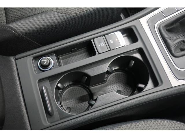 ゴルフヴァリアント ＴＳＩ　コンフォートライン　スマートキー　純正ナビＴＶ　バックカメラ　ＡｐｐＣｏｎｎｅｃｔ　ＥＴＣ２．０　記録簿　ＨＩＤヘッドランプ　ＡＣＣ　スペアキー　１７インチ純正ホイール　ドライブレコーダー　プッシュスタート　パドルシフト（22枚目）