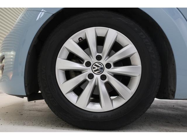 ザ・ビートル デザイン　ワンオーナー　純正ナビＴＶ　バックカメラ　Ｂｌｕｅｔｏｏｔｈオーディオ　ＨＩＤヘッドランプ　ＥＴＣ　純正１６インチアルミホイール　記録簿　ＵＳＢ接続ケーブル　クルーズコントロール　革巻きステアリング（64枚目）