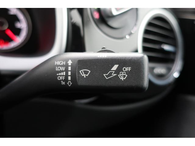 �t�H���N�X���[�Q���́A���x�������̃h�C�c�A�A�E�g�o�[���œO��I�ɒb��������Ă��܂����B������ł̈��|�I�Ȉ��萫�ƗD�ꂽ���s���\�́A�ߍ��Ȋ��Ő��܂ꂽ�u�v�Ԃ����E���̃h���C�o�[�ɑI�΂�闝�R�ł��B