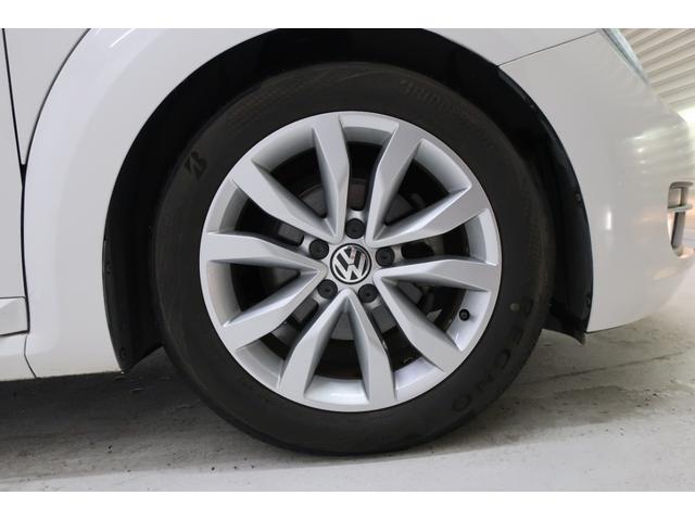 �t�H���N�X���[�Q���́A���x�������̃h�C�c�A�A�E�g�o�[���œO��I�ɒb��������Ă��܂����B������ł̈��|�I�Ȉ��萫�ƗD�ꂽ���s���\�́A�ߍ��Ȋ��Ő��܂ꂽ�u�v�Ԃ����E���̃h���C�o�[�ɑI�΂�闝�R�ł��B