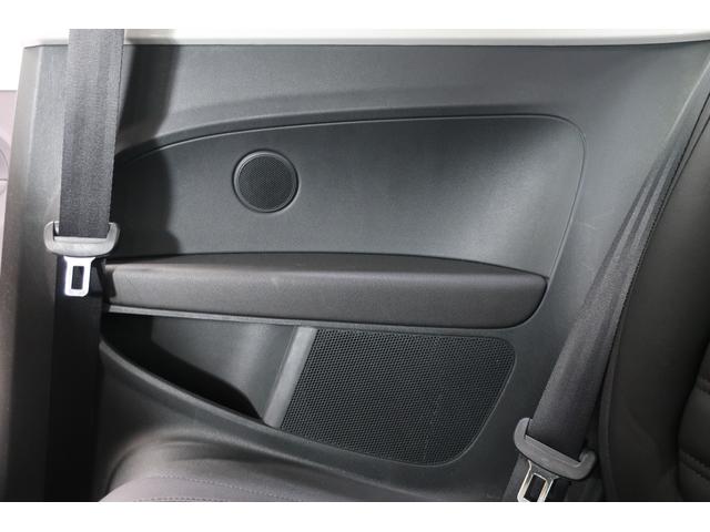 �t�H���N�X���[�Q���́A���x�������̃h�C�c�A�A�E�g�o�[���œO��I�ɒb��������Ă��܂����B������ł̈��|�I�Ȉ��萫�ƗD�ꂽ���s���\�́A�ߍ��Ȋ��Ő��܂ꂽ�u�v�Ԃ����E���̃h���C�o�[�ɑI�΂�闝�R�ł��B