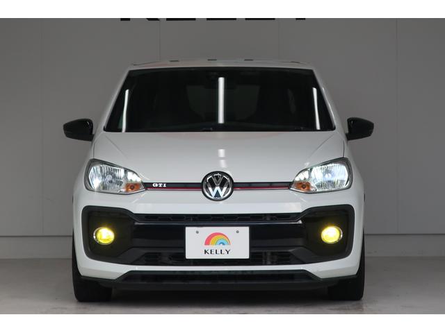 �t�H���N�X���[�Q���́A�����ȎԂł��낤�Ƒ傫�ȎԂł��낤�ƁA�i���ƈ��S���Ɉ�؂̑Ë������܂���B�N���X�𒴂����{�f�B�����A�d���ȃh�A�̕܂艹�́A���ׂĂ̎Ԏ�ɋ��ʂ���h�邬�Ȃ��i���̏؂ł��B