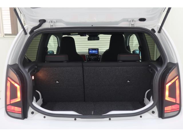 �t�H���N�X���[�Q���́A���x�������̃h�C�c�A�A�E�g�o�[���œO��I�ɒb��������Ă��܂����B������ł̈��|�I�Ȉ��萫�ƗD�ꂽ���s���\�́A�ߍ��Ȋ��Ő��܂ꂽ�u�v�Ԃ����E���̃h���C�o�[�ɑI�΂�闝�R�ł��B