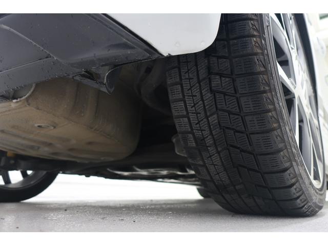 �t�H���N�X���[�Q���́A���x�������̃h�C�c�A�A�E�g�o�[���œO��I�ɒb��������Ă��܂����B������ł̈��|�I�Ȉ��萫�ƗD�ꂽ���s���\�́A�ߍ��Ȋ��Ő��܂ꂽ�u�v�Ԃ����E���̃h���C�o�[�ɑI�΂�闝�R�ł��B