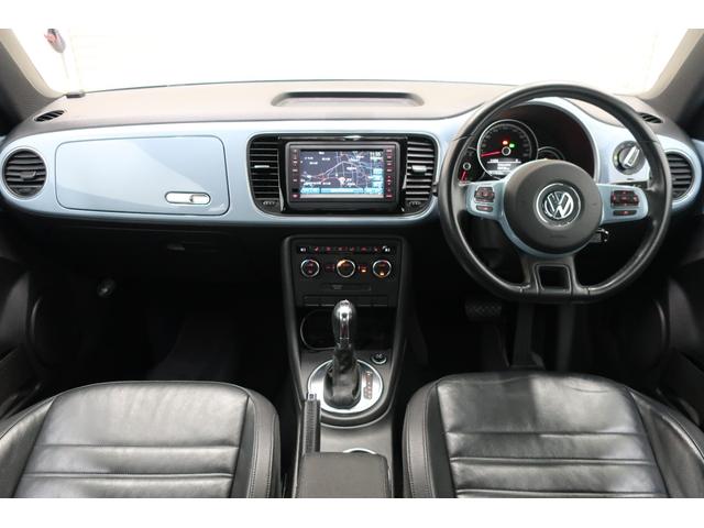 ザ・ビートル デザインレザーパッケージ　黒革シート　シートヒーター　純正ナビＴＶ　バックカメラ　Ｂｌｕｅｔｏｏｔｈ　クルーズコントロール　ＥＴＣ　１７インチ純正ホイール　スペアキー　禁煙車　ＨＩＤヘッドランプ　ＵＳＢ接続ケーブル（10枚目）