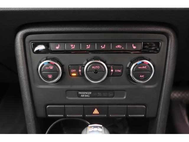 ザ・ビートル デザインレザーパッケージ　黒革シート　シートヒーター　純正ナビＴＶ　バックカメラ　Ｂｌｕｅｔｏｏｔｈ　クルーズコントロール　ＥＴＣ　１７インチ純正ホイール　スペアキー　禁煙車　ＨＩＤヘッドランプ　ＵＳＢ接続ケーブル（17枚目）