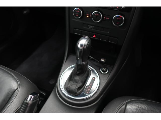 ザ・ビートル デザインレザーパッケージ　黒革シート　シートヒーター　純正ナビＴＶ　バックカメラ　Ｂｌｕｅｔｏｏｔｈ　クルーズコントロール　ＥＴＣ　１７インチ純正ホイール　スペアキー　禁煙車　ＨＩＤヘッドランプ　ＵＳＢ接続ケーブル（19枚目）
