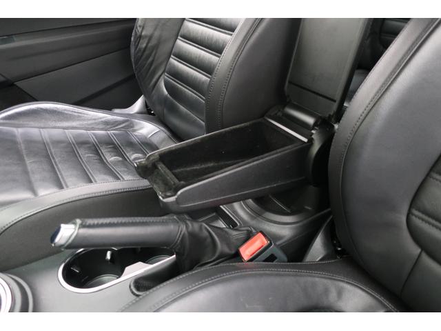 ザ・ビートル デザインレザーパッケージ　黒革シート　シートヒーター　純正ナビＴＶ　バックカメラ　Ｂｌｕｅｔｏｏｔｈ　クルーズコントロール　ＥＴＣ　１７インチ純正ホイール　スペアキー　禁煙車　ＨＩＤヘッドランプ　ＵＳＢ接続ケーブル（21枚目）