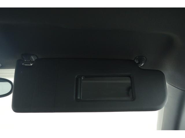 ザ・ビートル デザインレザーパッケージ　黒革シート　シートヒーター　社外ナビＴＶ　バックカメラ　ＥＴＣ　保証書　スペアキー　ＵＳＢ接続ケーブル　クルーズコントロール　パドルシフト　オートエアコン　１７インチ純正ホイール　ステアリングスイッチ（11枚目）