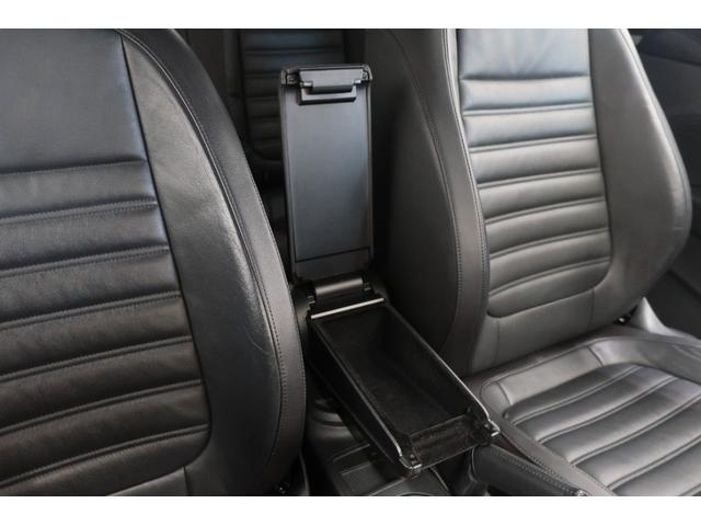 ザ・ビートル デザインレザーパッケージ　黒革シート　シートヒーター　社外ナビＴＶ　バックカメラ　ＥＴＣ　保証書　スペアキー　ＵＳＢ接続ケーブル　クルーズコントロール　パドルシフト　オートエアコン　１７インチ純正ホイール　ステアリングスイッチ（23枚目）