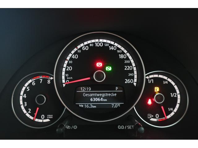 ザ・ビートル デザインレザーパッケージ　黒革シート　シートヒーター　社外ナビＴＶ　バックカメラ　ＥＴＣ　保証書　スペアキー　ＵＳＢ接続ケーブル　クルーズコントロール　パドルシフト　オートエアコン　１７インチ純正ホイール　ステアリングスイッチ（25枚目）