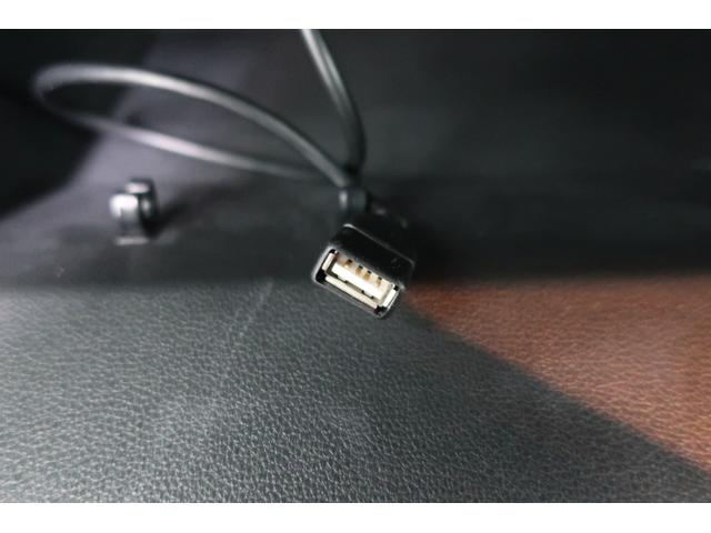 ザ・ビートル デザインレザーパッケージ　黒革シート　シートヒーター　社外ナビＴＶ　バックカメラ　ＥＴＣ　保証書　スペアキー　ＵＳＢ接続ケーブル　クルーズコントロール　パドルシフト　オートエアコン　１７インチ純正ホイール　ステアリングスイッチ（40枚目）