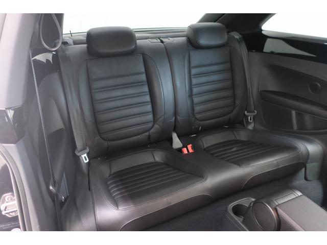 ザ・ビートル デザインレザーパッケージ　黒革シート　シートヒーター　社外ナビＴＶ　バックカメラ　ＥＴＣ　保証書　スペアキー　ＵＳＢ接続ケーブル　クルーズコントロール　パドルシフト　オートエアコン　１７インチ純正ホイール　ステアリングスイッチ（42枚目）