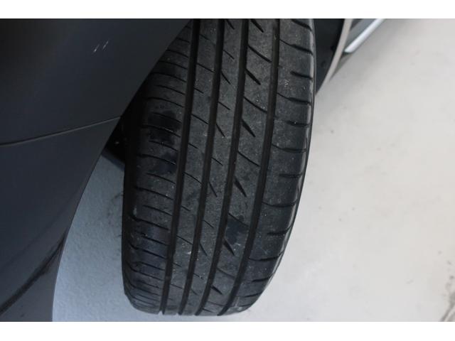 ザ・ビートル デザインレザーパッケージ　黒革シート　シートヒーター　社外ナビＴＶ　バックカメラ　ＥＴＣ　保証書　スペアキー　ＵＳＢ接続ケーブル　クルーズコントロール　パドルシフト　オートエアコン　１７インチ純正ホイール　ステアリングスイッチ（66枚目）