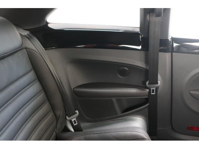 ザ・ビートル デザインレザーパッケージ　黒革シート　シートヒーター　社外ナビＴＶ　バックカメラ　ＥＴＣ　保証書　スペアキー　ＵＳＢ接続ケーブル　クルーズコントロール　パドルシフト　オートエアコン　１７インチ純正ホイール　ステアリングスイッチ（71枚目）