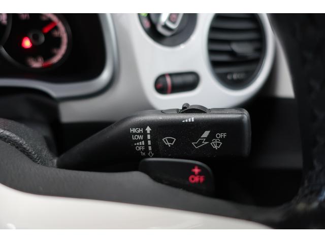 �t�H���N�X���[�Q���́A�����ȎԂł��낤�Ƒ傫�ȎԂł��낤�ƁA�i���ƈ��S���Ɉ�؂̑Ë������܂���B�N���X�𒴂����{�f�B�����A�d���ȃh�A�̕܂艹�́A���ׂĂ̎Ԏ�ɋ��ʂ���h�邬�Ȃ��i���̏؂ł��B