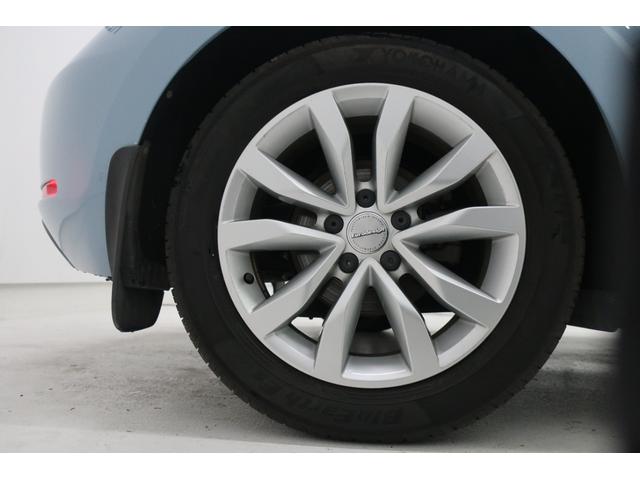 �t�H���N�X���[�Q���́A�����ȎԂł��낤�Ƒ傫�ȎԂł��낤�ƁA�i���ƈ��S���Ɉ�؂̑Ë������܂���B�N���X�𒴂����{�f�B�����A�d���ȃh�A�̕܂艹�́A���ׂĂ̎Ԏ�ɋ��ʂ���h�邬�Ȃ��i���̏؂ł��B