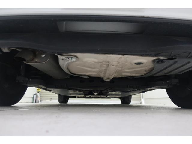 �t�H���N�X���[�Q���́A�����ȎԂł��낤�Ƒ傫�ȎԂł��낤�ƁA�i���ƈ��S���Ɉ�؂̑Ë������܂���B�N���X�𒴂����{�f�B�����A�d���ȃh�A�̕܂艹�́A���ׂĂ̎Ԏ�ɋ��ʂ���h�邬�Ȃ��i���̏؂ł��B