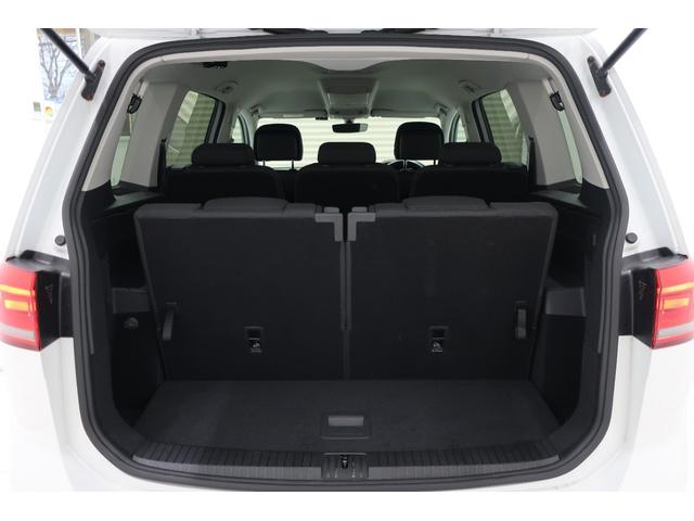 �t�H���N�X���[�Q���́A���x�������̃h�C�c�A�A�E�g�o�[���œO��I�ɒb��������Ă��܂����B������ł̈��|�I�Ȉ��萫�ƗD�ꂽ���s���\�́A�ߍ��Ȋ��Ő��܂ꂽ�u�v�Ԃ����E���̃h���C�o�[�ɑI�΂�闝�R�ł��B