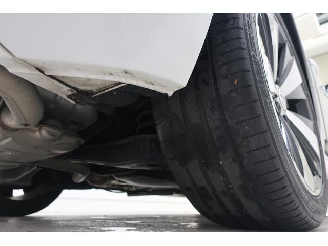 �t�H���N�X���[�Q���́A�����ȎԂł��낤�Ƒ傫�ȎԂł��낤�ƁA�i���ƈ��S���Ɉ�؂̑Ë������܂���B�N���X�𒴂����{�f�B�����A�d���ȃh�A�̕܂艹�́A���ׂĂ̎Ԏ�ɋ��ʂ���h�邬�Ȃ��i���̏؂ł��B