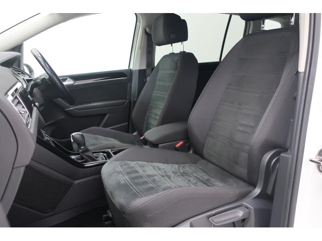 �t�H���N�X���[�Q���́A���x�������̃h�C�c�A�A�E�g�o�[���œO��I�ɒb��������Ă��܂����B������ł̈��|�I�Ȉ��萫�ƗD�ꂽ���s���\�́A�ߍ��Ȋ��Ő��܂ꂽ�u�v�Ԃ����E���̃h���C�o�[�ɑI�΂�闝�R�ł��B