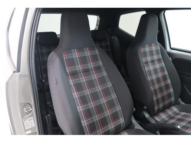 �t�H���N�X���[�Q���́A�����ȎԂł��낤�Ƒ傫�ȎԂł��낤�ƁA�i���ƈ��S���Ɉ�؂̑Ë������܂���B�N���X�𒴂����{�f�B�����A�d���ȃh�A�̕܂艹�́A���ׂĂ̎Ԏ�ɋ��ʂ���h�邬�Ȃ��i���̏؂ł��B