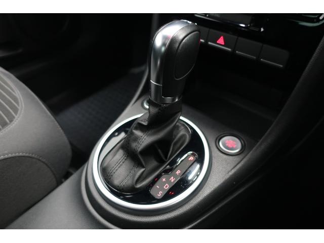 ザ・ビートル ターボ　サンルーフ　クールスターパッケージ　純正ナビＴＶ　３連メーター　Ｂｌｕｅｔｏｏｔｈ　スマートキー　プッシュスタート　ＥＴＣ　ＵＳＢ接続ケーブル　オートライト　オートエアコン　ステアリングスイッチ（17枚目）