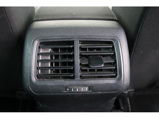 �t�H���N�X���[�Q���́A���x�������̃h�C�c�A�A�E�g�o�[���œO��I�ɒb��������Ă��܂����B������ł̈��|�I�Ȉ��萫�ƗD�ꂽ���s���\�́A�ߍ��Ȋ��Ő��܂ꂽ�u�v�Ԃ����E���̃h���C�o�[�ɑI�΂�闝�R�ł��B