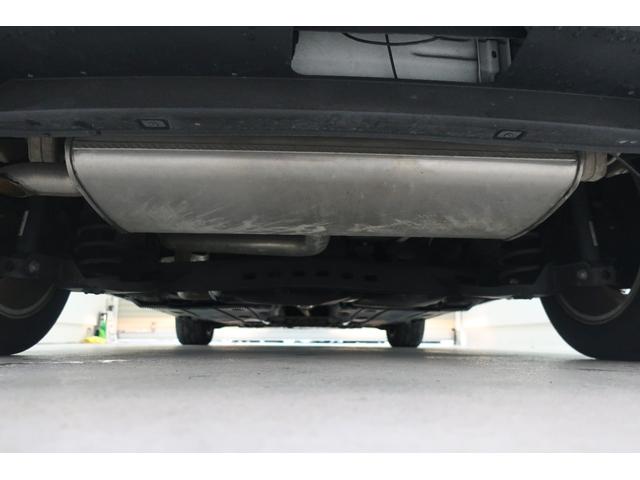 �t�H���N�X���[�Q���́A�����ȎԂł��낤�Ƒ傫�ȎԂł��낤�ƁA�i���ƈ��S���Ɉ�؂̑Ë������܂���B�N���X�𒴂����{�f�B�����A�d���ȃh�A�̕܂艹�́A���ׂĂ̎Ԏ�ɋ��ʂ���h�邬�Ȃ��i���̏؂ł��B