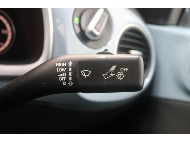 �t�H���N�X���[�Q���́A���x�������̃h�C�c�A�A�E�g�o�[���œO��I�ɒb��������Ă��܂����B������ł̈��|�I�Ȉ��萫�ƗD�ꂽ���s���\�́A�ߍ��Ȋ��Ő��܂ꂽ�u�v�Ԃ����E���̃h���C�o�[�ɑI�΂�闝�R�ł��B