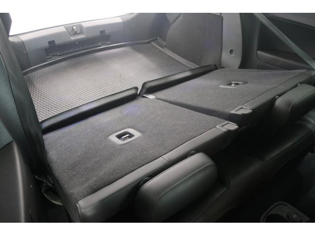 �t�H���N�X���[�Q���́A�����ȎԂł��낤�Ƒ傫�ȎԂł��낤�ƁA�i���ƈ��S���Ɉ�؂̑Ë������܂���B�N���X�𒴂����{�f�B�����A�d���ȃh�A�̕܂艹�́A���ׂĂ̎Ԏ�ɋ��ʂ���h�邬�Ȃ��i���̏؂ł��B