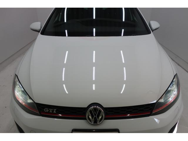 �t�H���N�X���[�Q���́A�����ȎԂł��낤�Ƒ傫�ȎԂł��낤�ƁA�i���ƈ��S���Ɉ�؂̑Ë������܂���B�N���X�𒴂����{�f�B�����A�d���ȃh�A�̕܂艹�́A���ׂĂ̎Ԏ�ɋ��ʂ���h�邬�Ȃ��i���̏؂ł��B