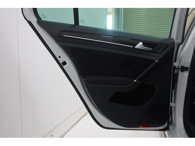 �t�H���N�X���[�Q���̓C���^�[�i�V���i���E�G���W���E�J�[�E�I�u�E�U�E�C���[����{�J�[�E�I�u�E�U�E�C���[�Ȃǐ��E�ł����{�ł������]�����󂯂Ă��܂��B�A���Ԃ����߂ĂƂ������ɑ����I�΂�Ă��܂��I