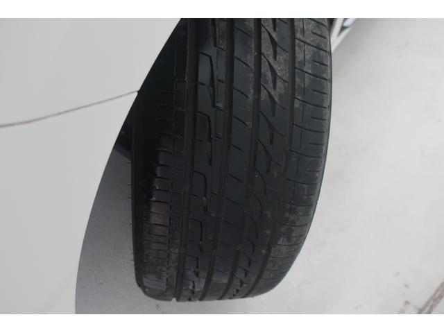 �t�H���N�X���[�Q���́A�����ȎԂł��낤�Ƒ傫�ȎԂł��낤�ƁA�i���ƈ��S���Ɉ�؂̑Ë������܂���B�N���X�𒴂����{�f�B�����A�d���ȃh�A�̕܂艹�́A���ׂĂ̎Ԏ�ɋ��ʂ���h�邬�Ȃ��i���̏؂ł��B