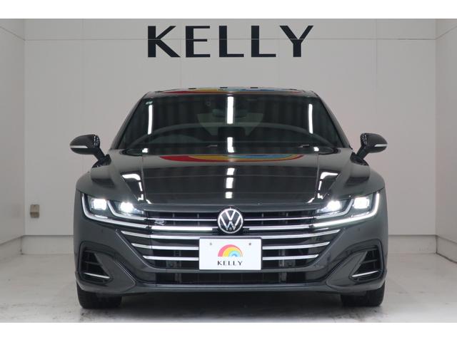 アルテオン ＴＳＩ　４モーション　Ｒラインアドバンス　ワンオーナー　パノラマスライディングルーフ　革シート　純正ナビ　バックカメラ　ＨａｒｍａｎＫａｒｄｏｎプレミアムサウンド　２０インチ純正ホイール　ＬＥＤヘッドランプ　シートヒーター　記録簿　禁煙車（8枚目）