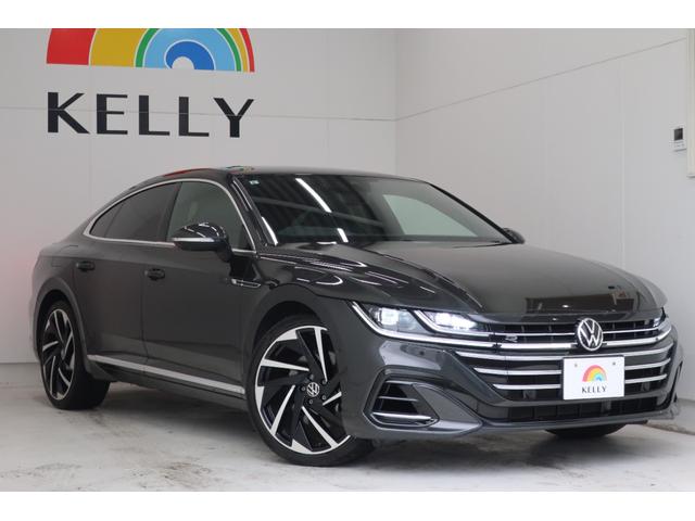 アルテオン ＴＳＩ　４モーション　Ｒラインアドバンス　ワンオーナー　パノラマスライディングルーフ　革シート　純正ナビ　バックカメラ　ＨａｒｍａｎＫａｒｄｏｎプレミアムサウンド　２０インチ純正ホイール　ＬＥＤヘッドランプ　シートヒーター　記録簿　禁煙車（9枚目）