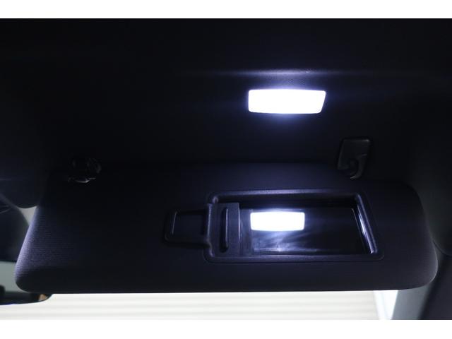 アルテオン ＴＳＩ　４モーション　Ｒラインアドバンス　ワンオーナー　パノラマスライディングルーフ　革シート　純正ナビ　バックカメラ　ＨａｒｍａｎＫａｒｄｏｎプレミアムサウンド　２０インチ純正ホイール　ＬＥＤヘッドランプ　シートヒーター　記録簿　禁煙車（11枚目）