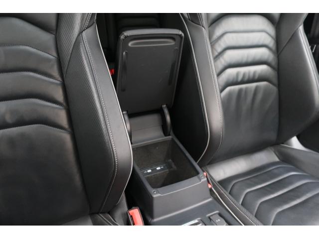 アルテオン ＴＳＩ　４モーション　Ｒラインアドバンス　ワンオーナー　パノラマスライディングルーフ　革シート　純正ナビ　バックカメラ　ＨａｒｍａｎＫａｒｄｏｎプレミアムサウンド　２０インチ純正ホイール　ＬＥＤヘッドランプ　シートヒーター　記録簿　禁煙車（23枚目）