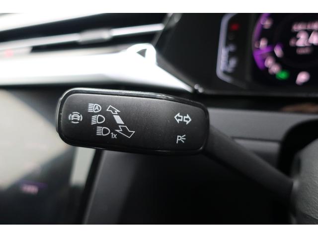 アルテオン ＴＳＩ　４モーション　Ｒラインアドバンス　ワンオーナー　パノラマスライディングルーフ　革シート　純正ナビ　バックカメラ　ＨａｒｍａｎＫａｒｄｏｎプレミアムサウンド　２０インチ純正ホイール　ＬＥＤヘッドランプ　シートヒーター　記録簿　禁煙車（25枚目）