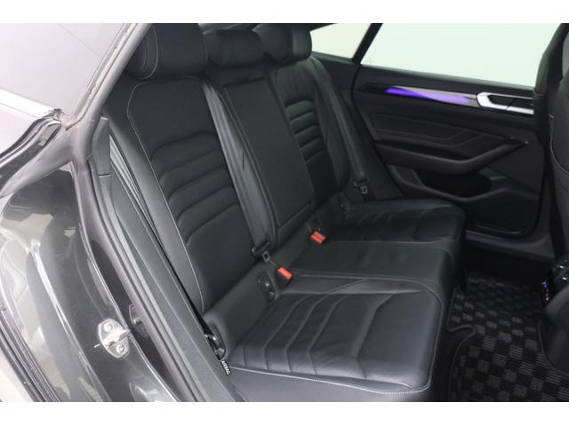 アルテオン ＴＳＩ　４モーション　Ｒラインアドバンス　ワンオーナー　パノラマスライディングルーフ　革シート　純正ナビ　バックカメラ　ＨａｒｍａｎＫａｒｄｏｎプレミアムサウンド　２０インチ純正ホイール　ＬＥＤヘッドランプ　シートヒーター　記録簿　禁煙車（42枚目）