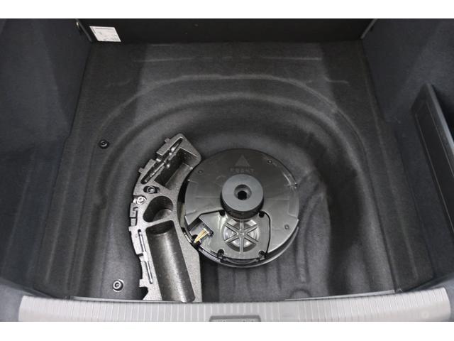 アルテオン ＴＳＩ　４モーション　Ｒラインアドバンス　ワンオーナー　パノラマスライディングルーフ　革シート　純正ナビ　バックカメラ　ＨａｒｍａｎＫａｒｄｏｎプレミアムサウンド　２０インチ純正ホイール　ＬＥＤヘッドランプ　シートヒーター　記録簿　禁煙車（46枚目）