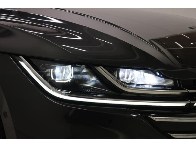 アルテオン ＴＳＩ　４モーション　Ｒラインアドバンス　ワンオーナー　パノラマスライディングルーフ　革シート　純正ナビ　バックカメラ　ＨａｒｍａｎＫａｒｄｏｎプレミアムサウンド　２０インチ純正ホイール　ＬＥＤヘッドランプ　シートヒーター　記録簿　禁煙車（50枚目）