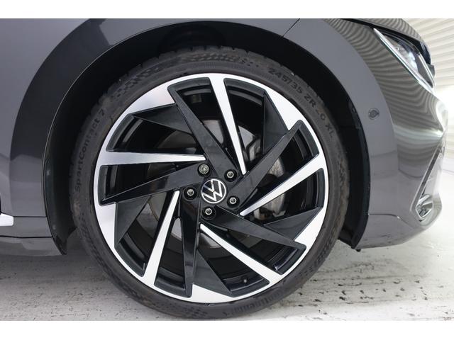 アルテオン ＴＳＩ　４モーション　Ｒラインアドバンス　ワンオーナー　パノラマスライディングルーフ　革シート　純正ナビ　バックカメラ　ＨａｒｍａｎＫａｒｄｏｎプレミアムサウンド　２０インチ純正ホイール　ＬＥＤヘッドランプ　シートヒーター　記録簿　禁煙車（62枚目）