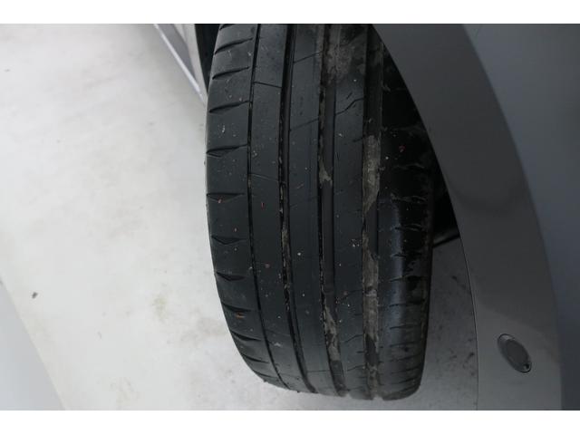 アルテオン ＴＳＩ　４モーション　Ｒラインアドバンス　ワンオーナー　パノラマスライディングルーフ　革シート　純正ナビ　バックカメラ　ＨａｒｍａｎＫａｒｄｏｎプレミアムサウンド　２０インチ純正ホイール　ＬＥＤヘッドランプ　シートヒーター　記録簿　禁煙車（63枚目）